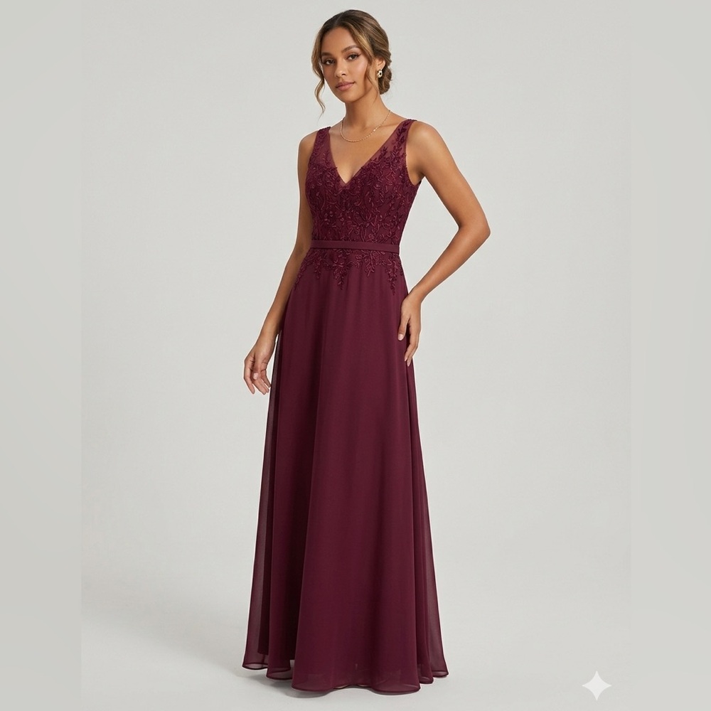 Morilee Madeline Gardner Elegant Burgundy Lace and‎ Beaded Evening Gown Size 8